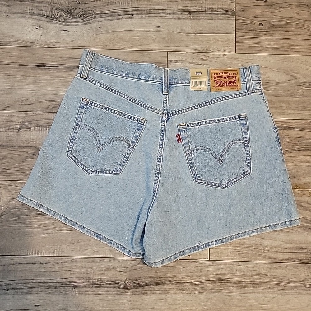Levis High Waisted Mom Shorts Womens 31 Blue Denim Performance Summer Casual NEW